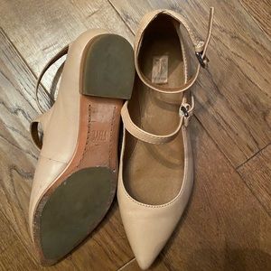 Frye ballet flats size 7 light nude